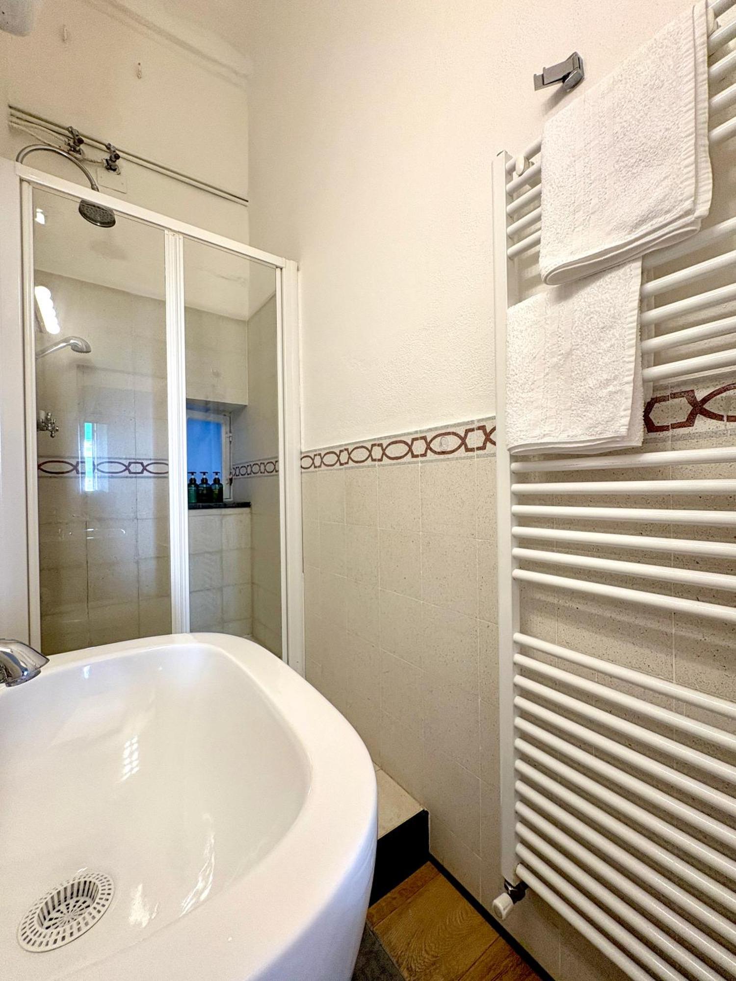 Marina Apartment, Unique, Authentic, Beachfront, 2 Aircondo Bdr , 2Bht, Easy To Train Or From Private Parking Vernazza Exterior foto