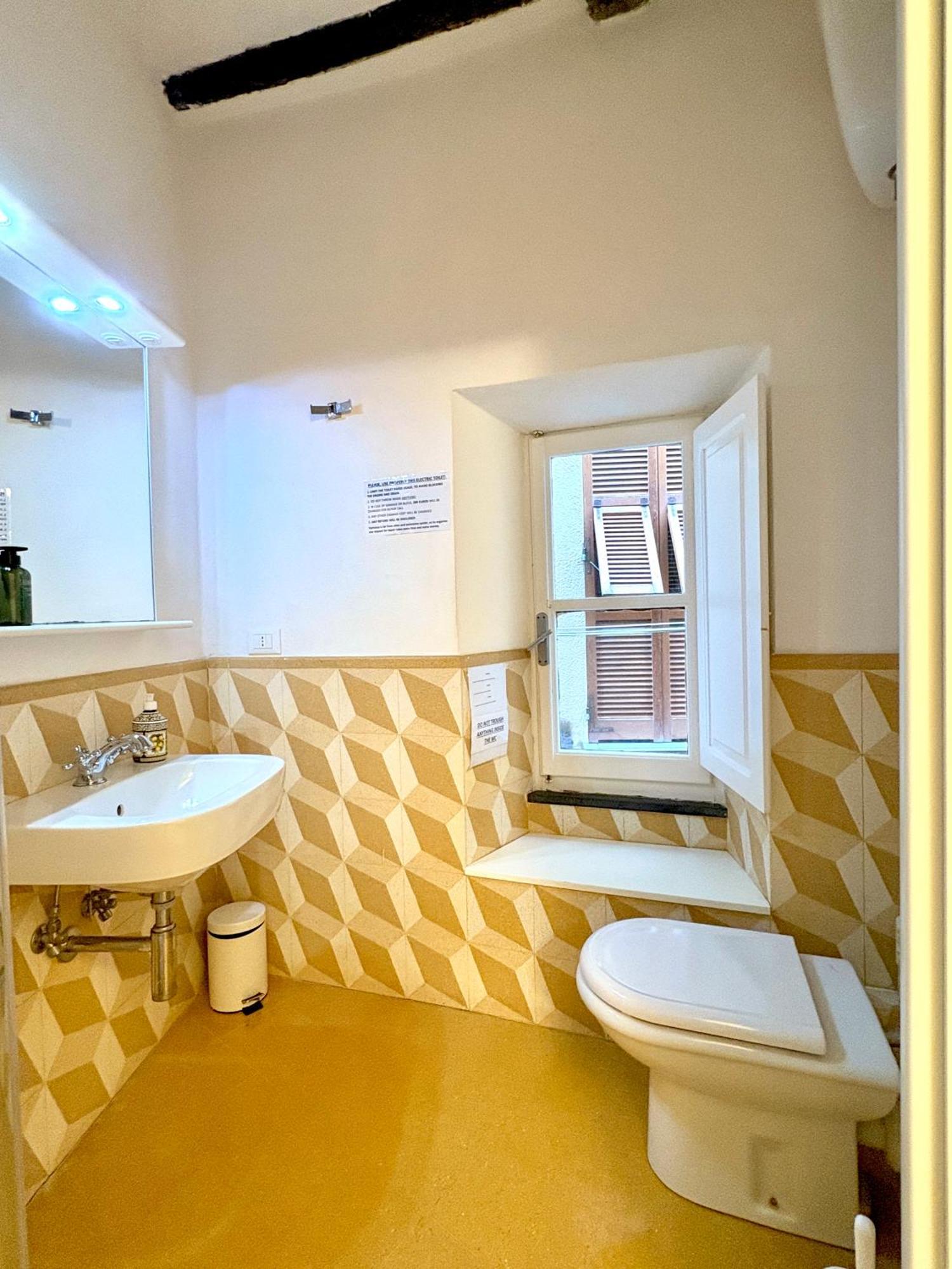 Marina Apartment, Unique, Authentic, Beachfront, 2 Aircondo Bdr , 2Bht, Easy To Train Or From Private Parking Vernazza Exterior foto
